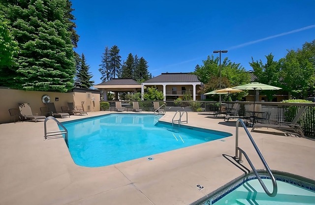 Just What You Were Looking For! Close to Cascade Village Shopping Center!
