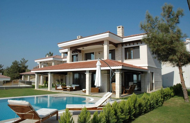 Kıbrısta güzel bir tatil gecirebilirsiniz