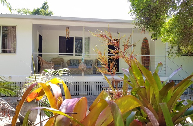 K'GARI (FRASER ISLAND), The Taxi House. Sleeps 9 people. situated in Eurong