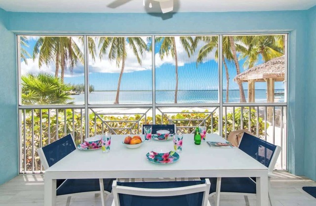 Kaibo Kai Hacienda B-5 condo & Pool in Rum Point