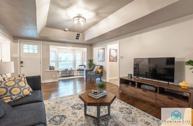 Kansas City Riverside Retreat