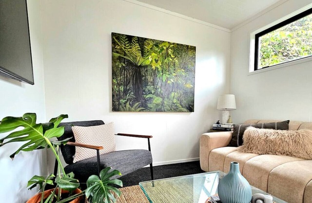 Karamu- Spacious, quiet, and close to amenities