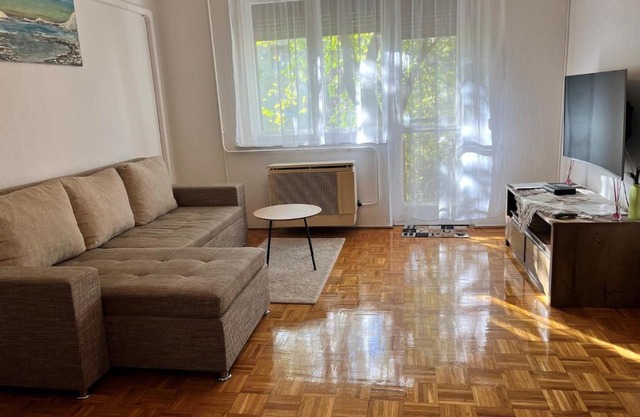 Karman Apartman - 2 bedroom entire flat in the center