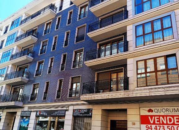 Karmelo junto al metro