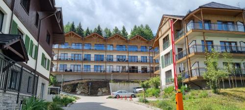 Karpatia Resort Apartament Krystallos z Balkonem i Widokiem na Góry