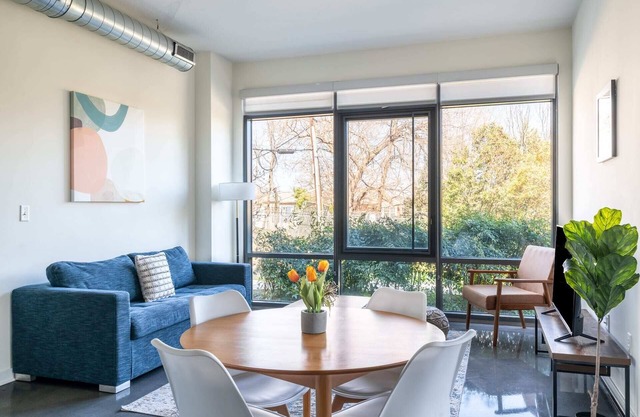 Kasa | Comfy 2 BD + Gym Access | Alexandria