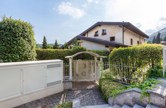 Kastel’s house: a clever holiday on the Garda