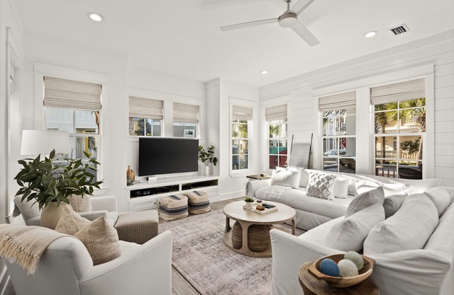 Katmanblu - Over 45 Five Star Reviews! Custom-Built! Easy Beach & Pool Access!