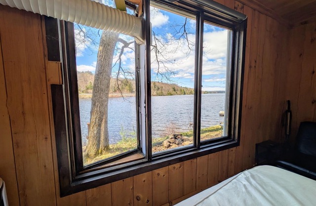 KAYAKS * CANOE * PADDLE BOARDS * WIFI * SATELLITE TV
