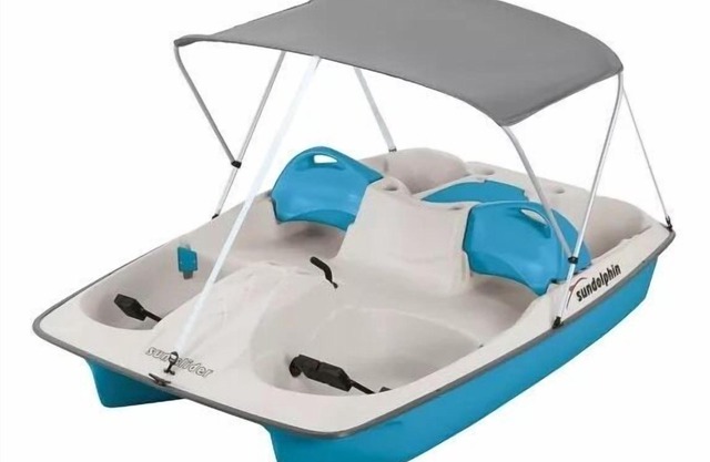 KAYAKS * CANOE * PADDLE BOARDS * WIFI * SATELLITE TV