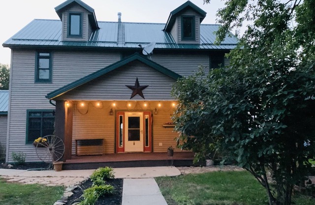 KC HOUSE Cozy Country Home. Enjoy the country life!