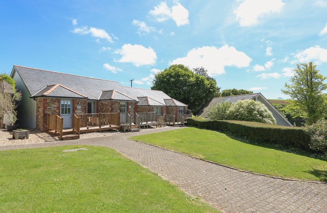KEEPERS LODGE, HILLFIELD VILLAGE, family friendly in Dartmouth
