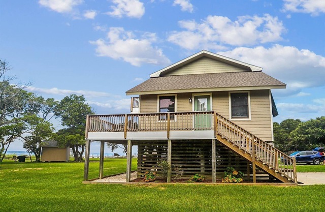 Keepers Loft - Waterfront Duplex with Pier and Gazebo