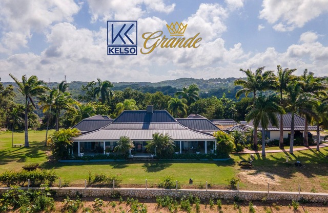 Kelso Grande - 3 Bedrooms Luxury Villa.