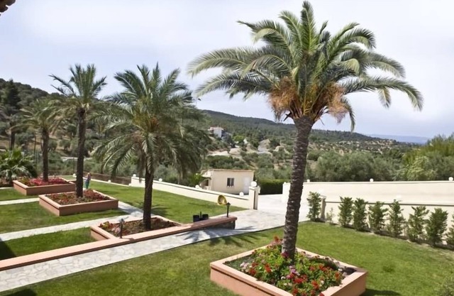 Kelyfos Hotel Bungalows and Suites