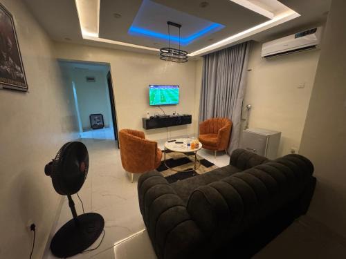 KenJames Service Apartment
