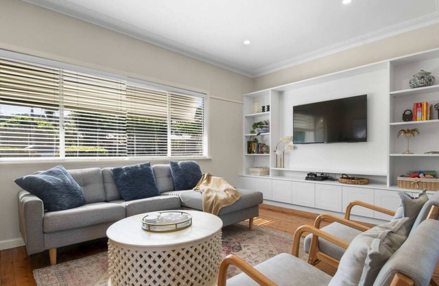 Kennedy House - Cosy & Comfortable, Sleeps 7