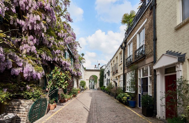KENSINGTON - HOUSE. NEAR TUBE AND MUSEUMS