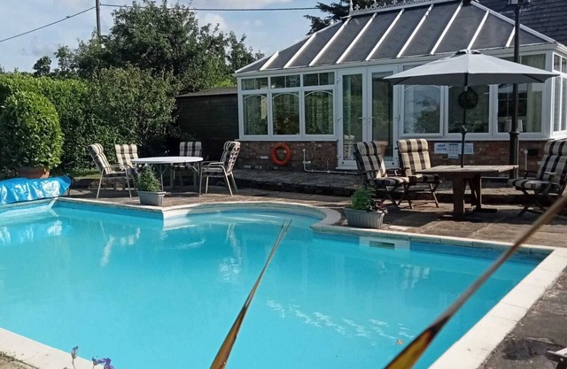 Kent Pool House Family & Pet Friendly With Your own Private Swimming Pool