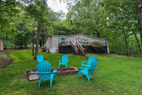 Kentucky Lakeside Home with Deck - 20 Mi to LBL!