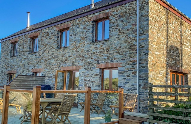 KESTREL, 19 DARTMOUTH GREEN, pet friendly in Blackawton