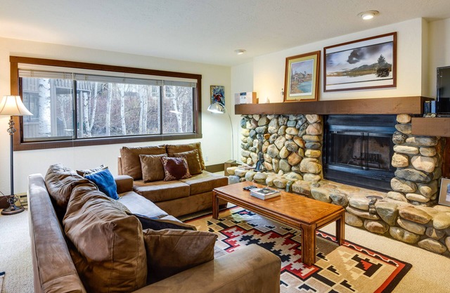 Ketchum Condo w/Deck < 1 Mi to Sun Valley Resort!