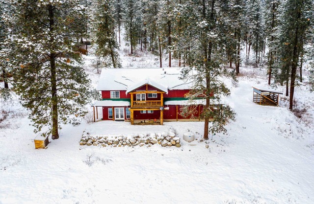 Kettle Falls Home w/River Valley Mtn Views!