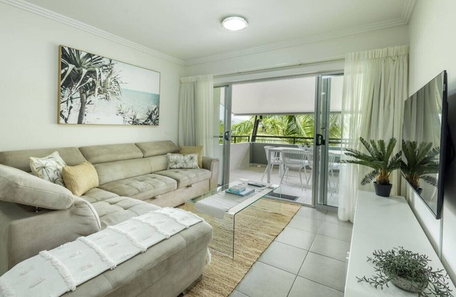 Kewarra Beach Coastal Retreat 2BR Apt - Pool/BBQ