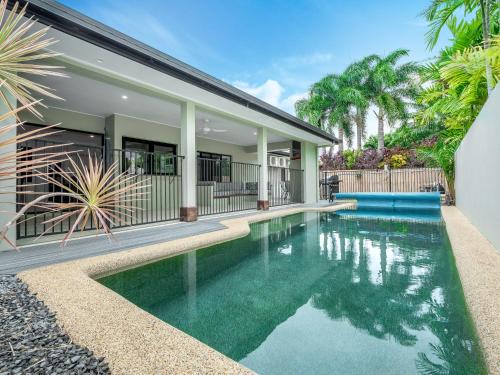 Kewarra Beach King Bed 4BR House, Pool, BBQ, Dog Friendly