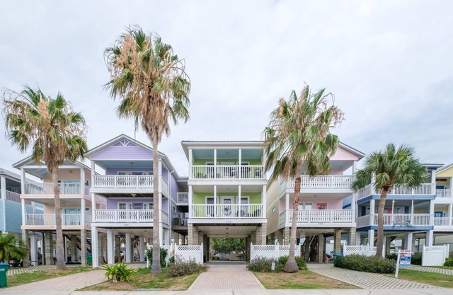 Key Lime Cottage! Perfect and Close to everything!
