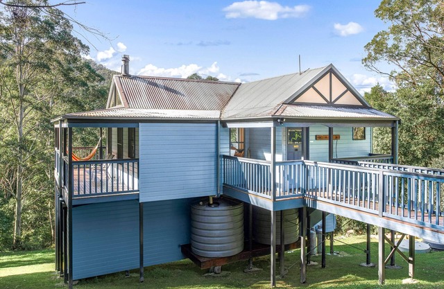 Khan Cottage - rainforest, birdsong and views
