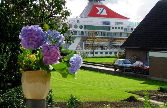Kiel Canal; whole house; clean u. cozy; quiet location, own garden