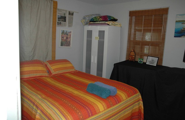 Kiki Cottage with Golf Cart. near restaurants and beaches