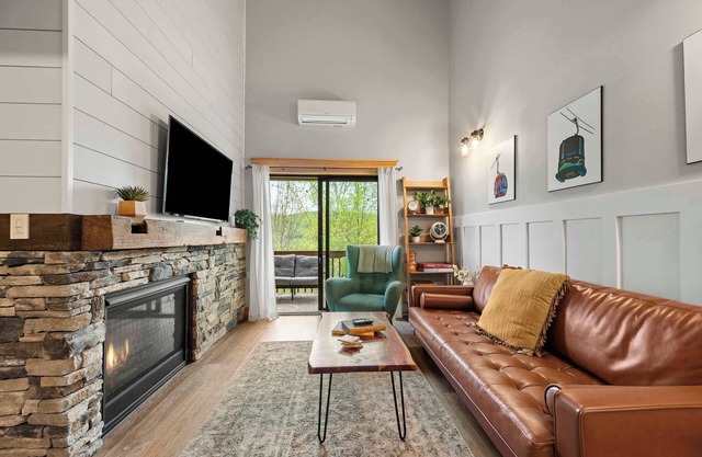 King Bed, A/C, Pickleball, Patio w/Grill