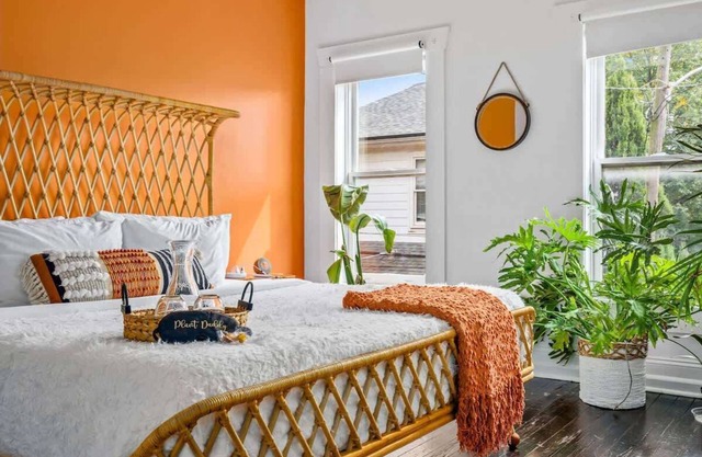 King Bed - Convention - Parking Free - Short North