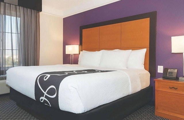 King Bed Executive Room at La Quinta Inn & Suites by Wyndham Ontario Airport