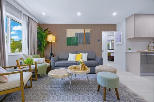 King Bed & Hot Tub, A Casita for Families & Pets