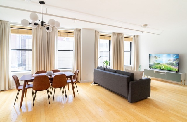 King Bed Loft in the Heart of Downtown Boston