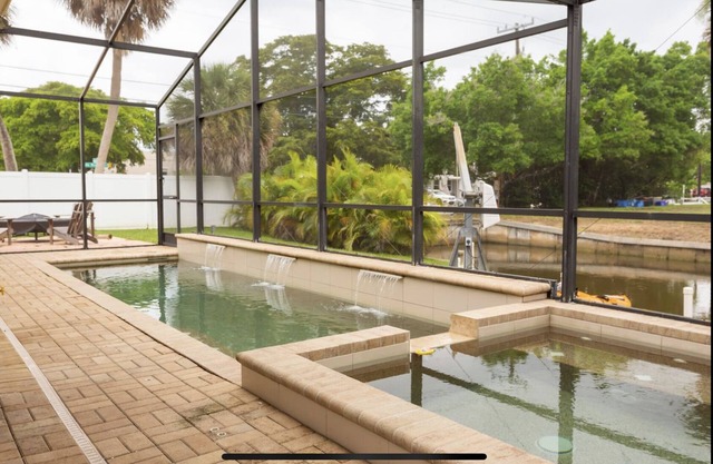 King Bed Private Home Walk to Beach & Village Heated Pool & Spa No Steps