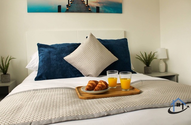 King or twin beds free parking x3 wifi corporatesn