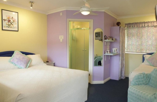 King room at Little Bullocks Farm