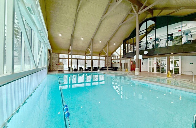 King Suite – heated Pool, Sauna & Kitchen