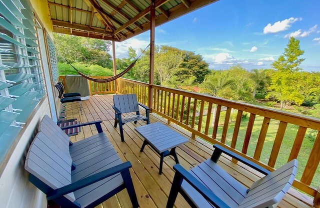 King Suite Nature Getaway on Large Fruit Farm