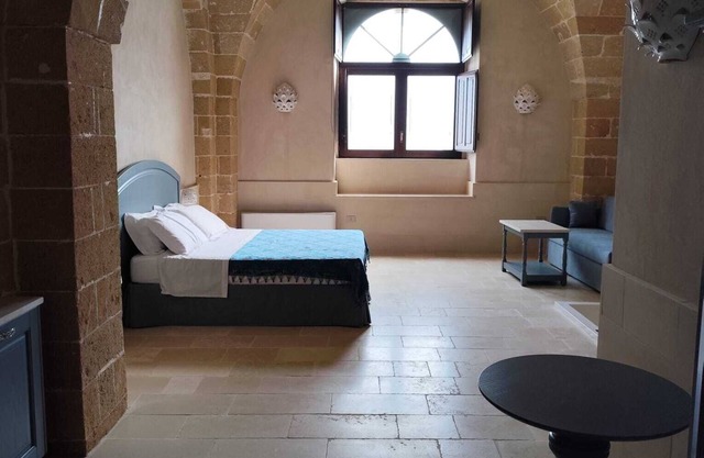 King Suite with Private Jacuzzi - Charming in Felline | Borgo Don Ciccio