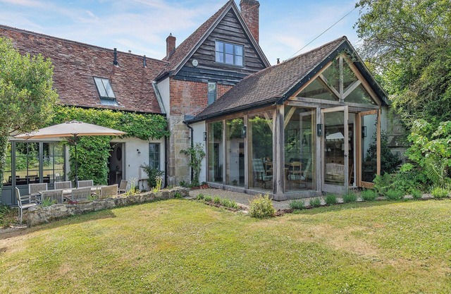 Kings Cottage South - UK49854