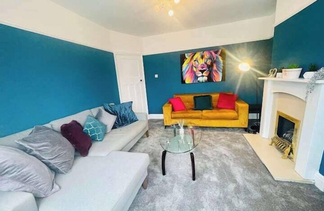 Kingsbury 3 Bedroom Contractor House Short Lets Free Parking