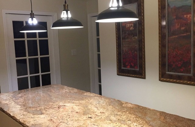 KingsView: Overlooking Downtown - Min Stay: 28/nts at a Great Rate. Walk to Town