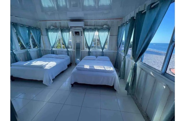 Kiters Must See! Lovely loft, Beach Front perfect!