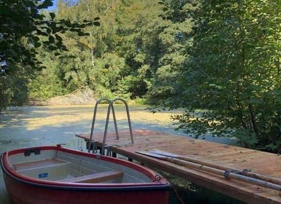 Kleines Ferienhäuschen im Grünen am Wasser