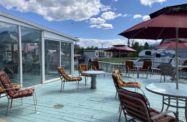Kluane Park Inn